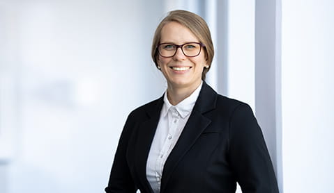 Susan Hillert, geb. Lipeyko, Lic. en droit (Toulouse I Capitole)