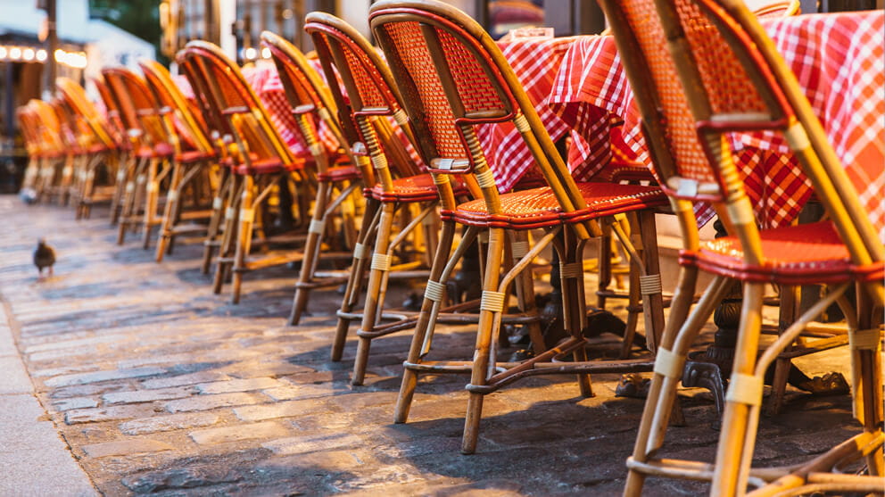 chairs-on-sidewalk